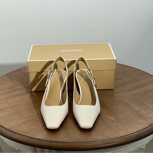 MICHAEL Michael Kors

Darrington Sling Pumps - Picture 5 of 7